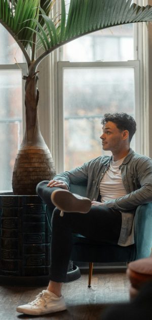 Overcoming imposter syndrome and building confidence as a therapist